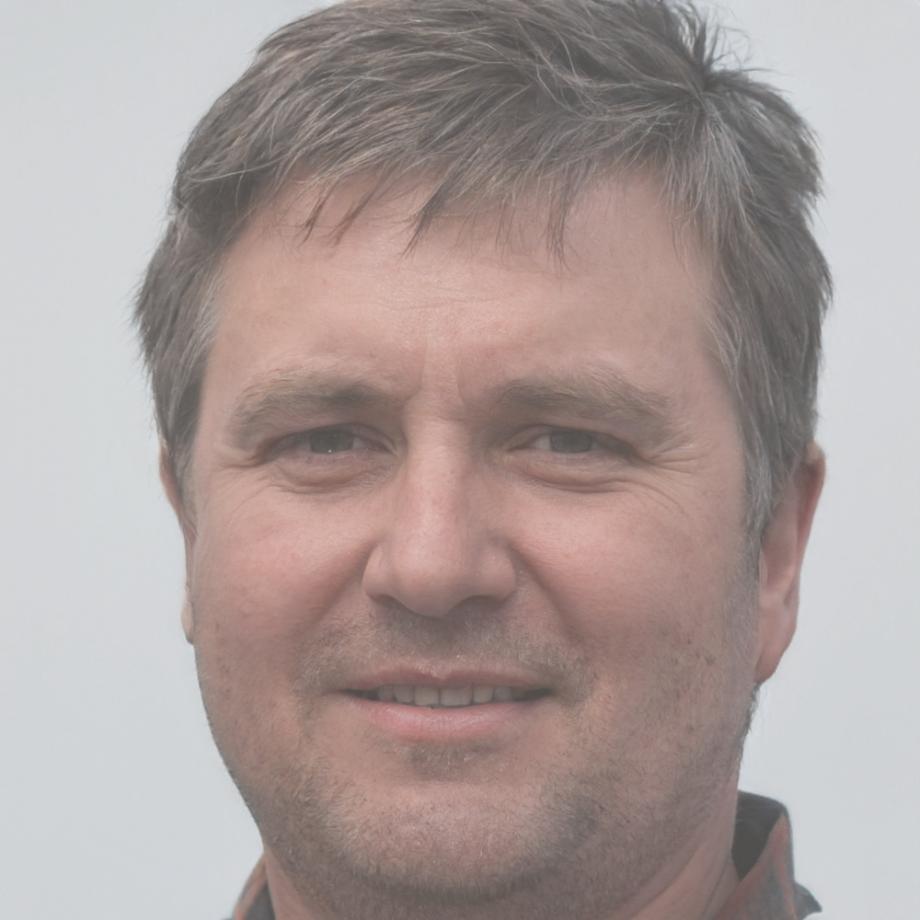 Marcus Weber, Senior Analyst